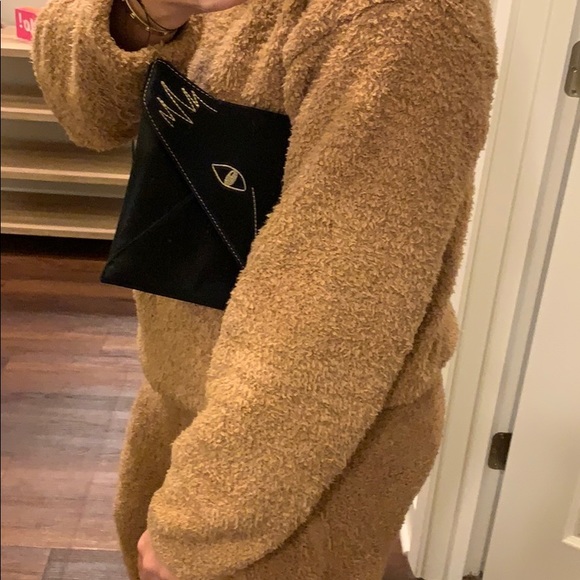 BCBGMAXAZRIA Envelope Clutch - Picture 8 of 8